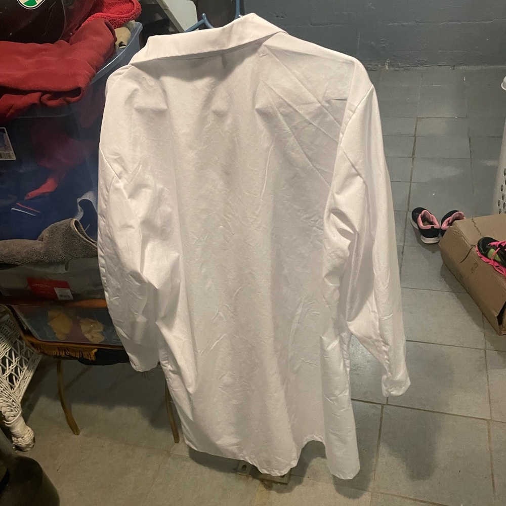 White Lab Coat - Picture 3 of 6